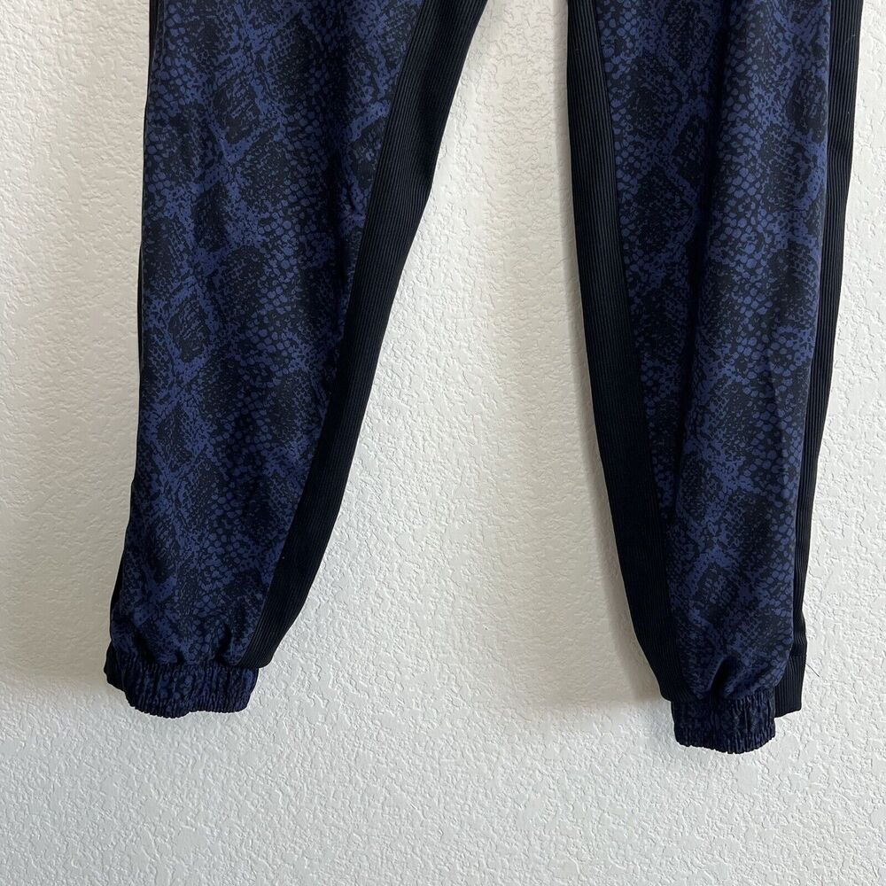 Athleta Blue Python Snake Print Dry Fit Elastic W… - image 4